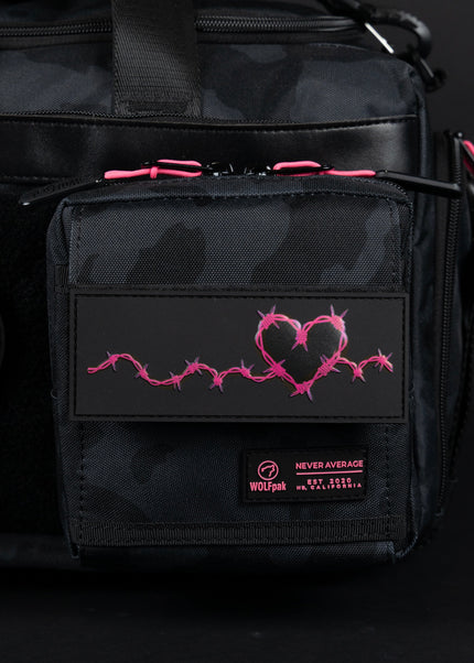 30L Perfect Duffle Bag Black Hearts