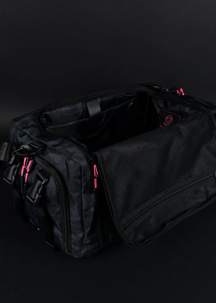 30L Perfect Duffle Bag Black Hearts